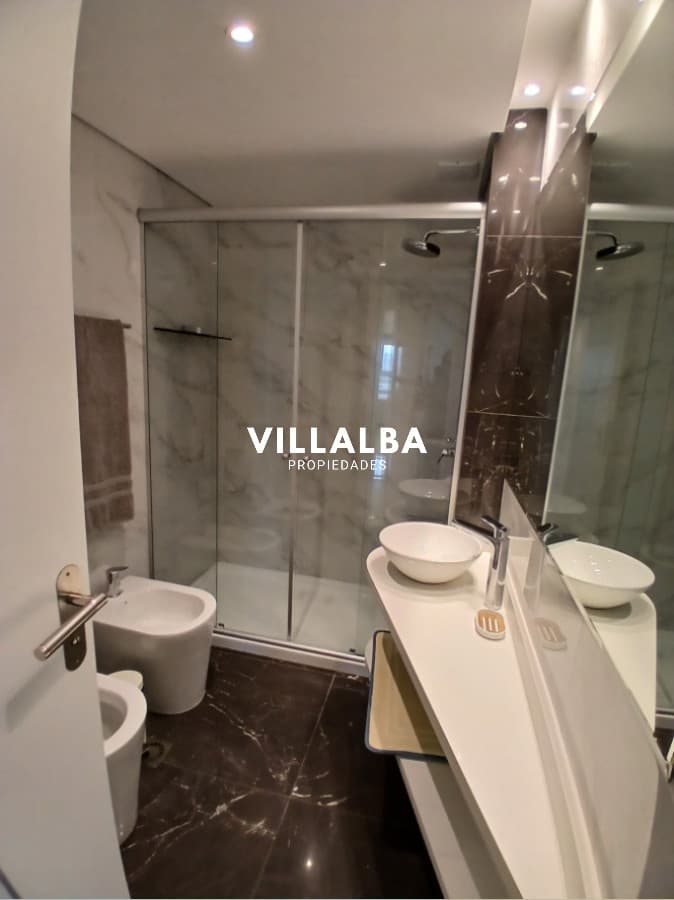 Apartamento 2 dormitorios 2 baños Torre de categoria alquiler anual y venta
