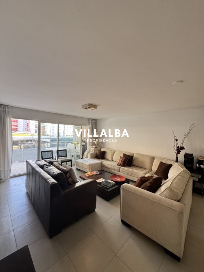 Amplio apartamento en brava 3 dormitorios  VENTA