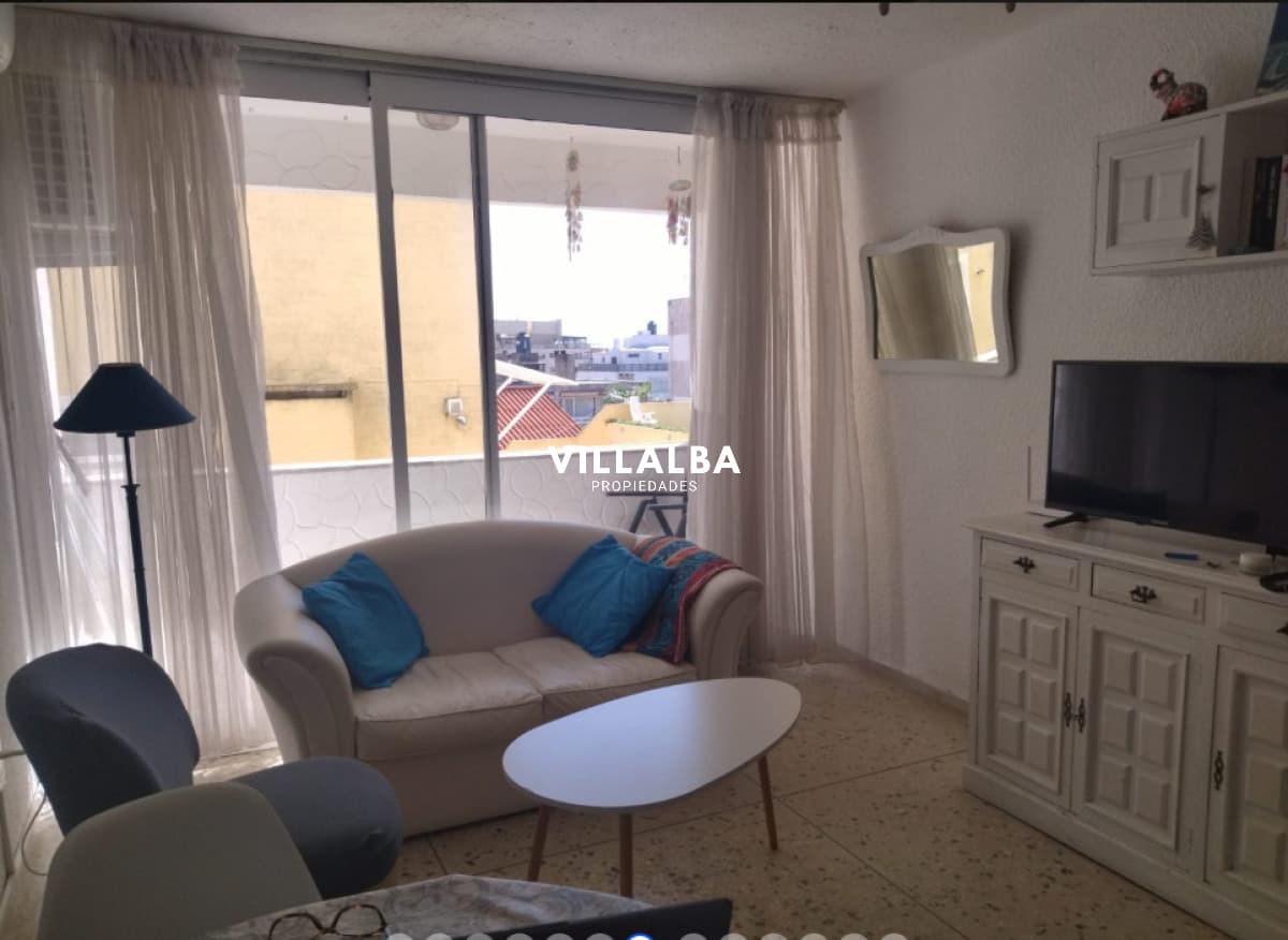 Apartamento en  Peninsula , 2 dormitorios 2 baños