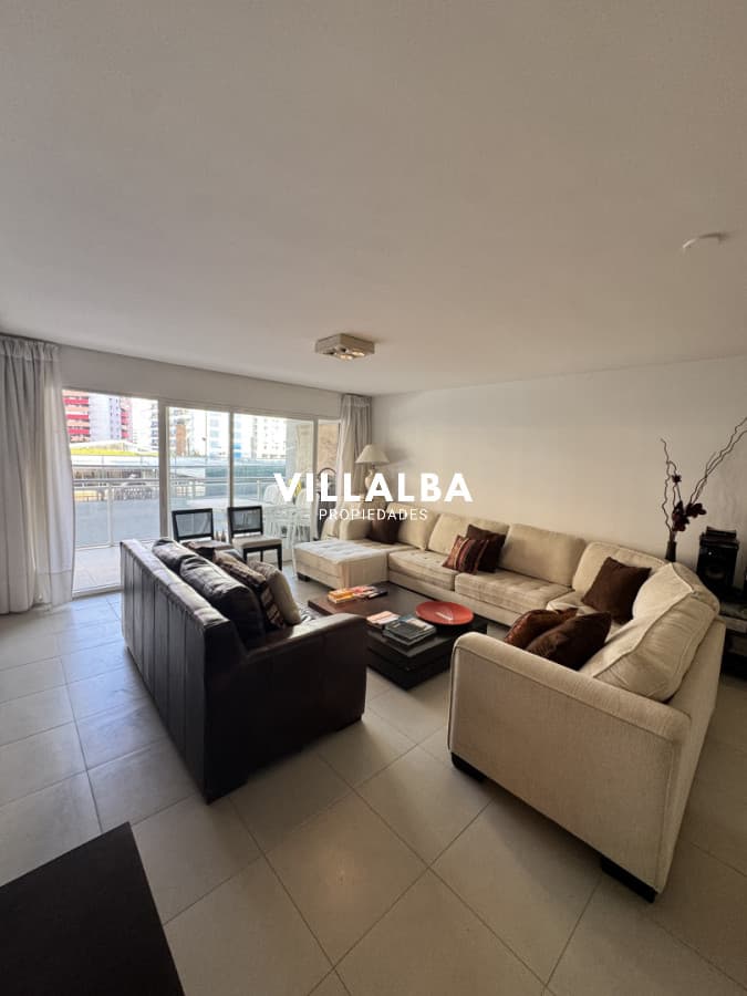 Amplio apartamento en brava 3 dormitorios  VENTA