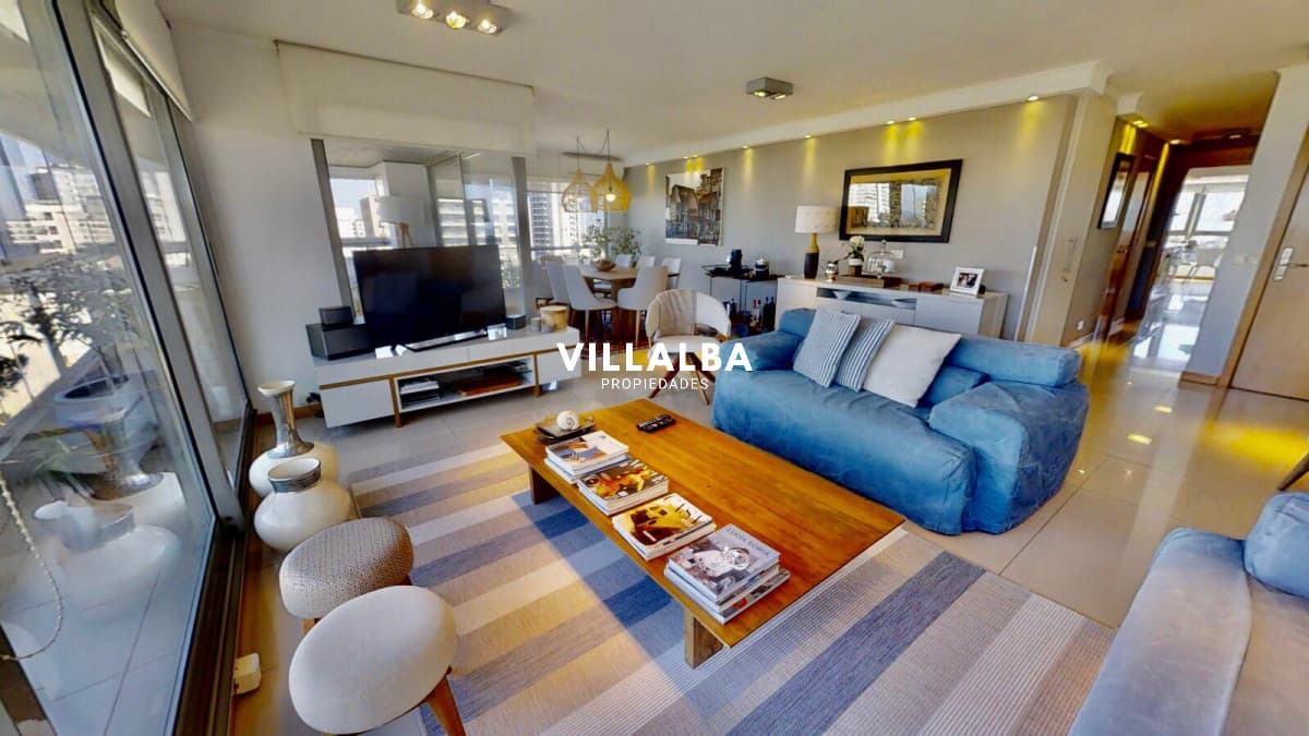 Playa Brava a metros del mar. destacado Apto semipiso de 3 dorm.