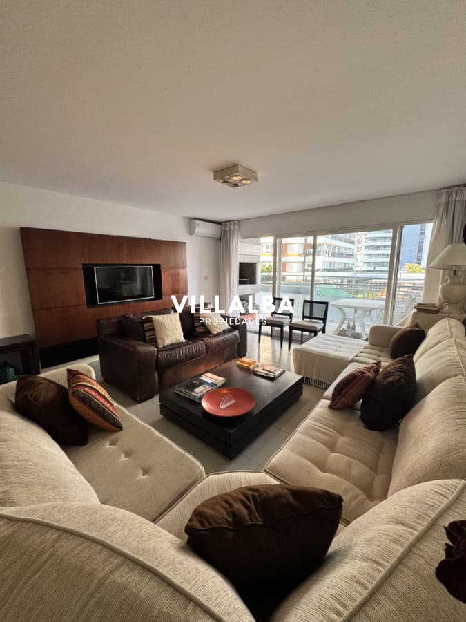 Amplio apartamento en brava 3 dormitorios  VENTA