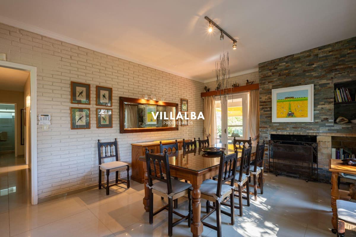 Espectacular casa en venta - Marly, Punta del Este.