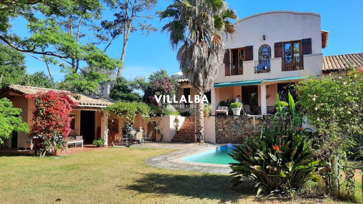 Hermosa casa en Jardines de Córdoba.