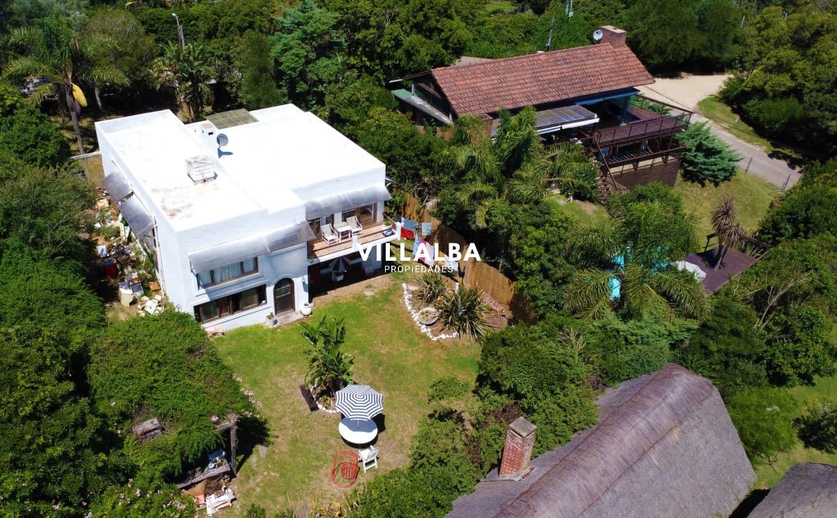 Oportunidad para Construcción- 3 casas- 3 mil m2
