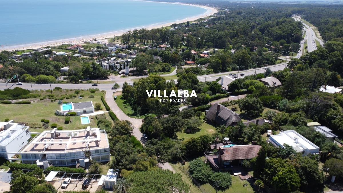 Oportunidad para Construcción- 3 casas- 3 mil m2
