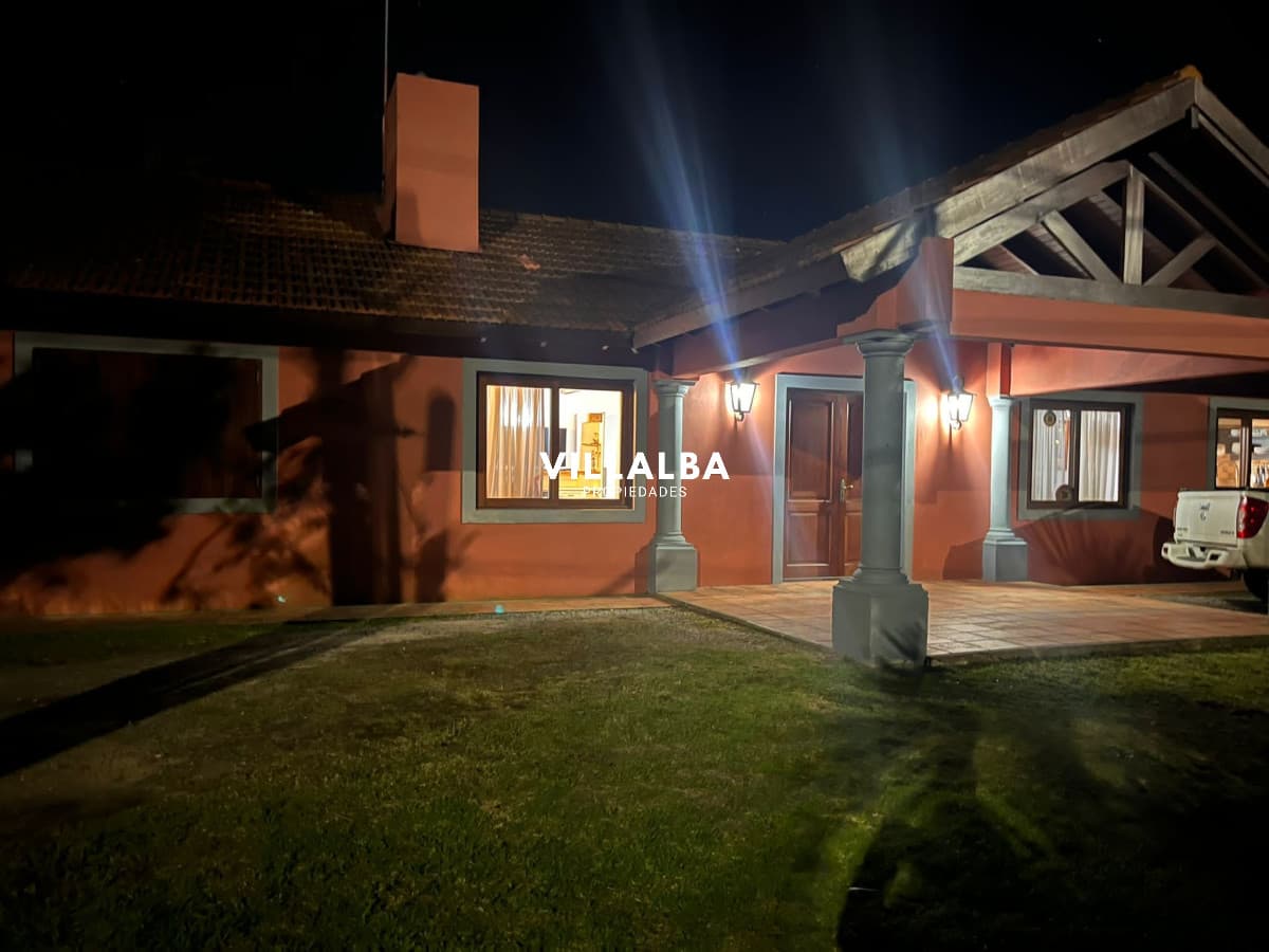 Elegante Casa en Marly: Confort y Tranquilidad Cerca de Todo