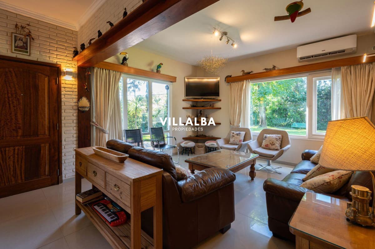 Espectacular casa en venta - Marly, Punta del Este.