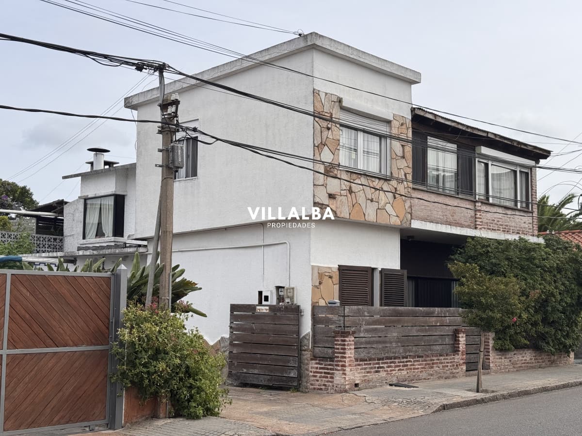 Casa con renta en zona céntrica de Maldonado Ideal para inversión o vivienda