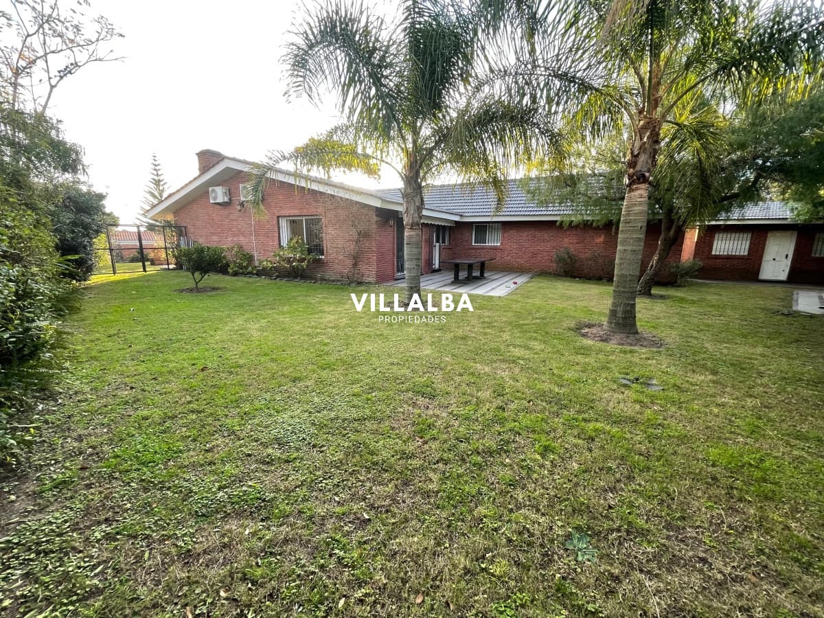 Casa en la Zona de la Mansa .