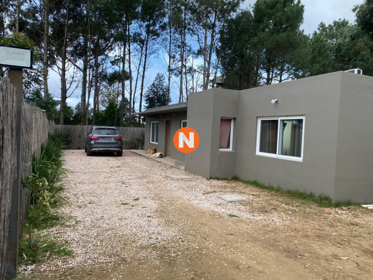 Casa 3 dormitorios 2 baños , venta Parque Burnet