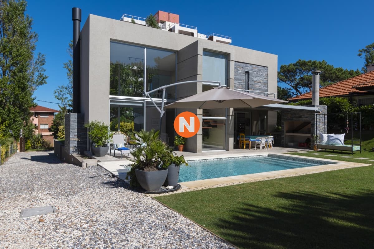 Casa en Venta Moderna de construccion tradicional, cerca del ...