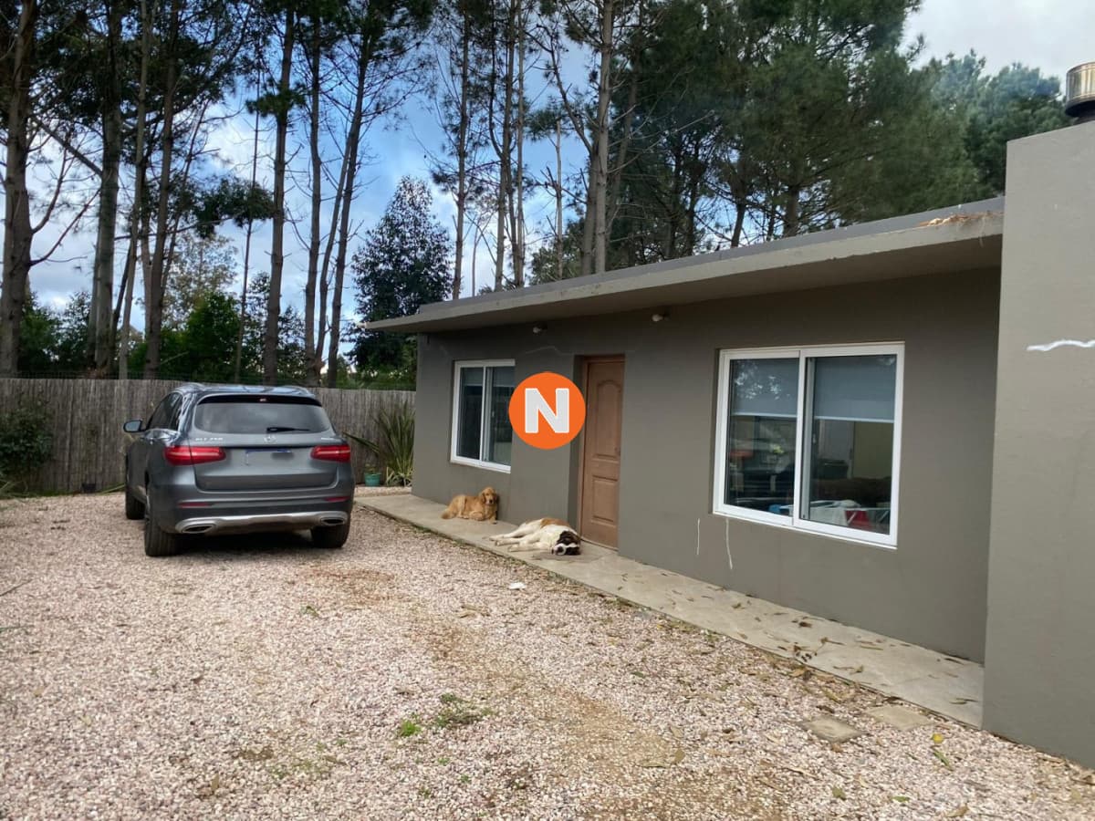 Casa 3 dormitorios 2 baños , venta Parque Burnet
