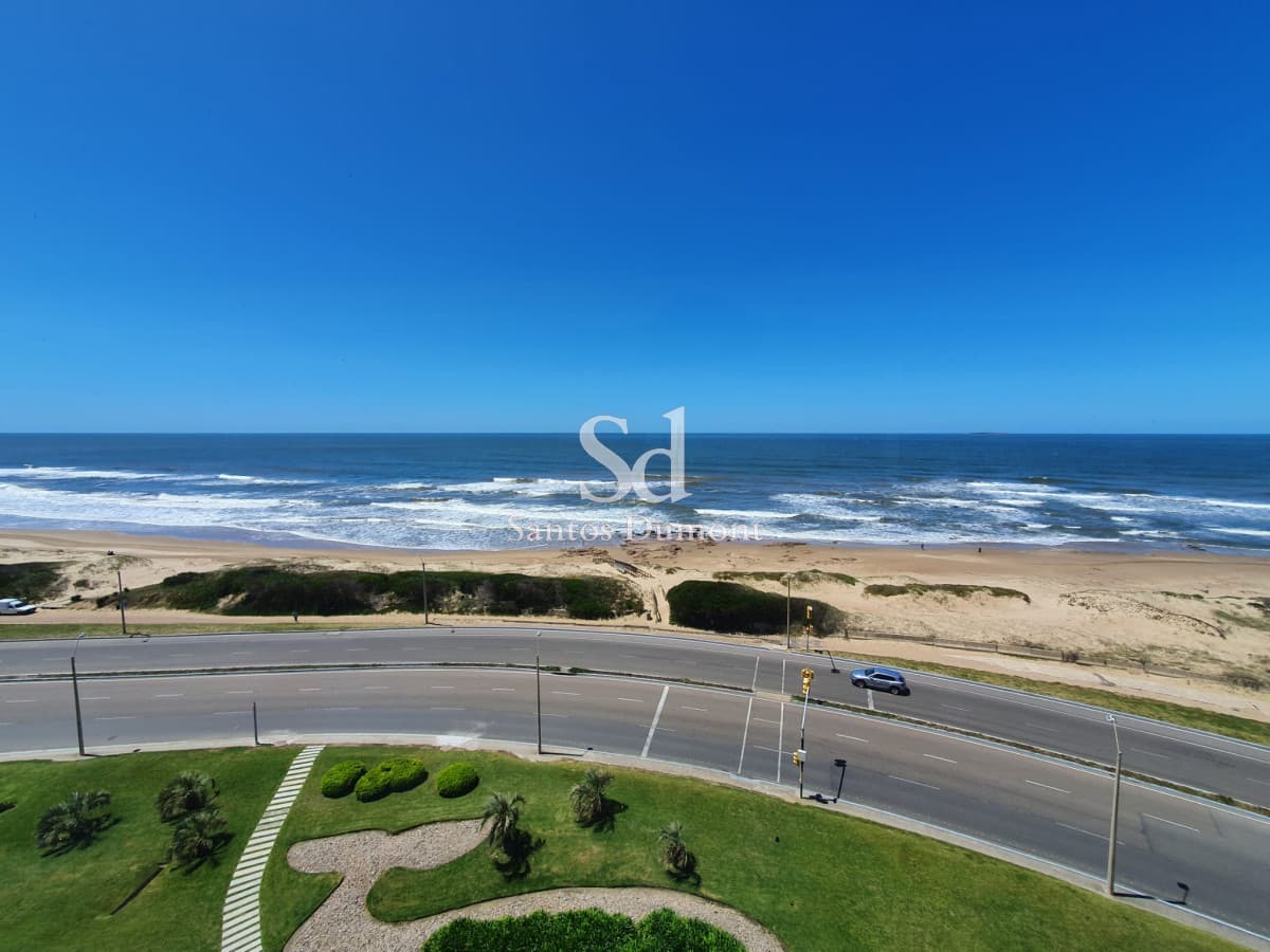 EN VENTA Apartamento 3 dormitorios Primera Fila, Vista el Mar