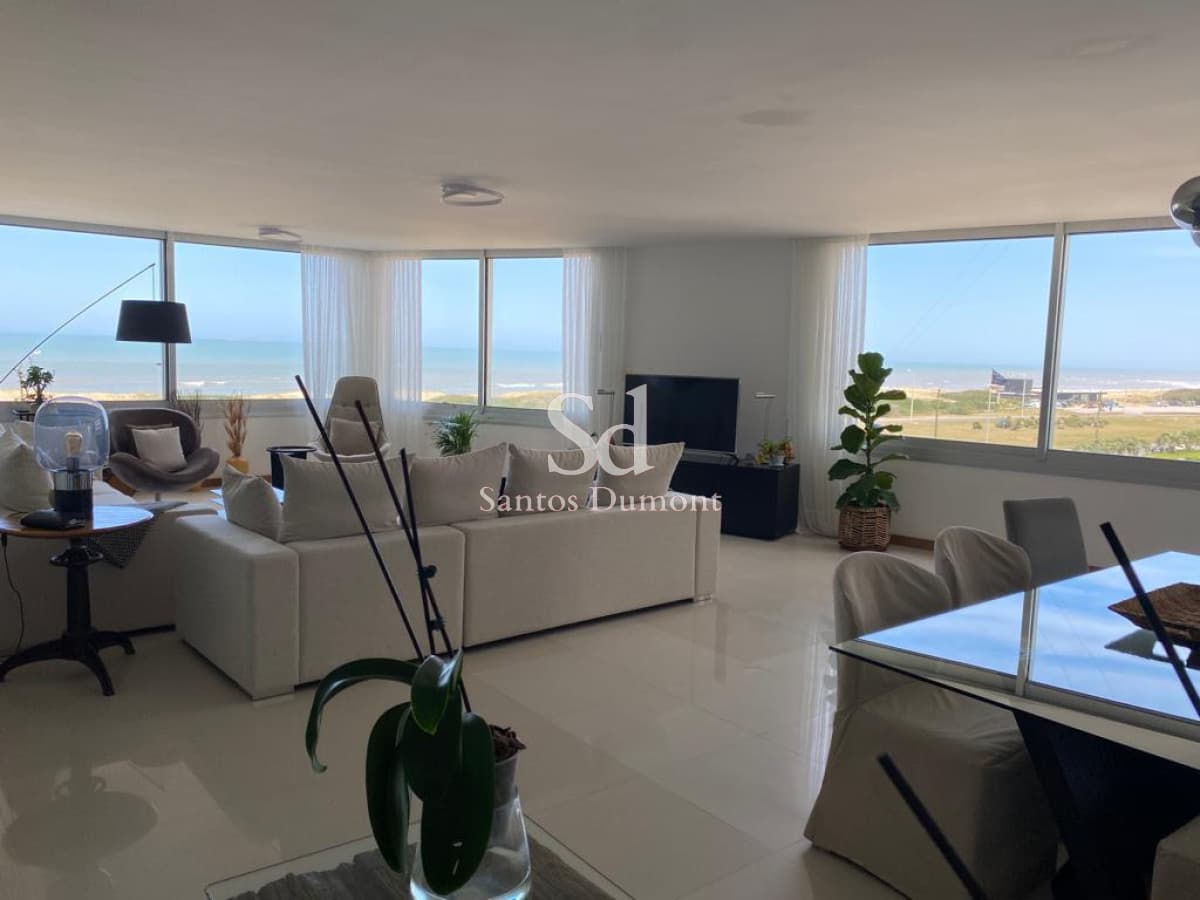 Apartamento en venta primera linea playa brava, 3 dormitorios