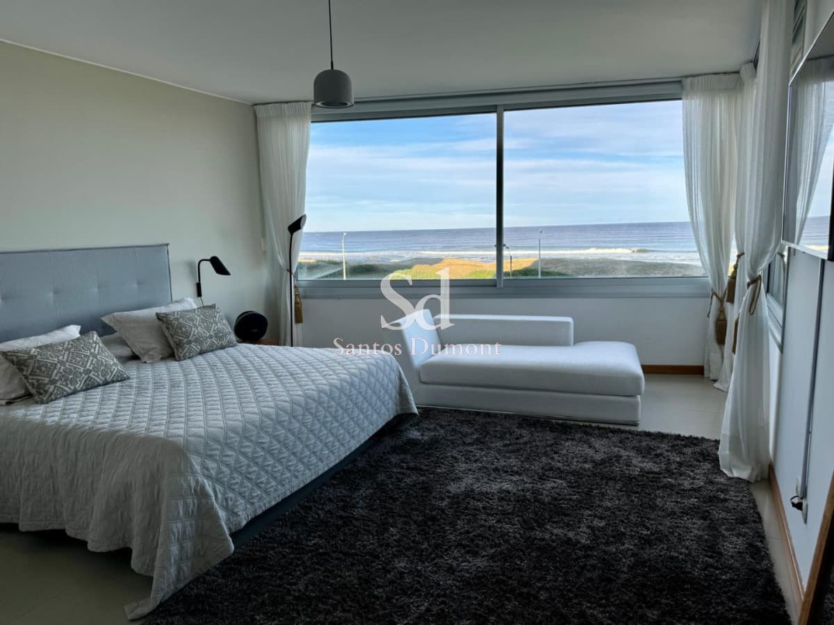 Apartamento en venta primera linea playa brava, 3 dormitorios