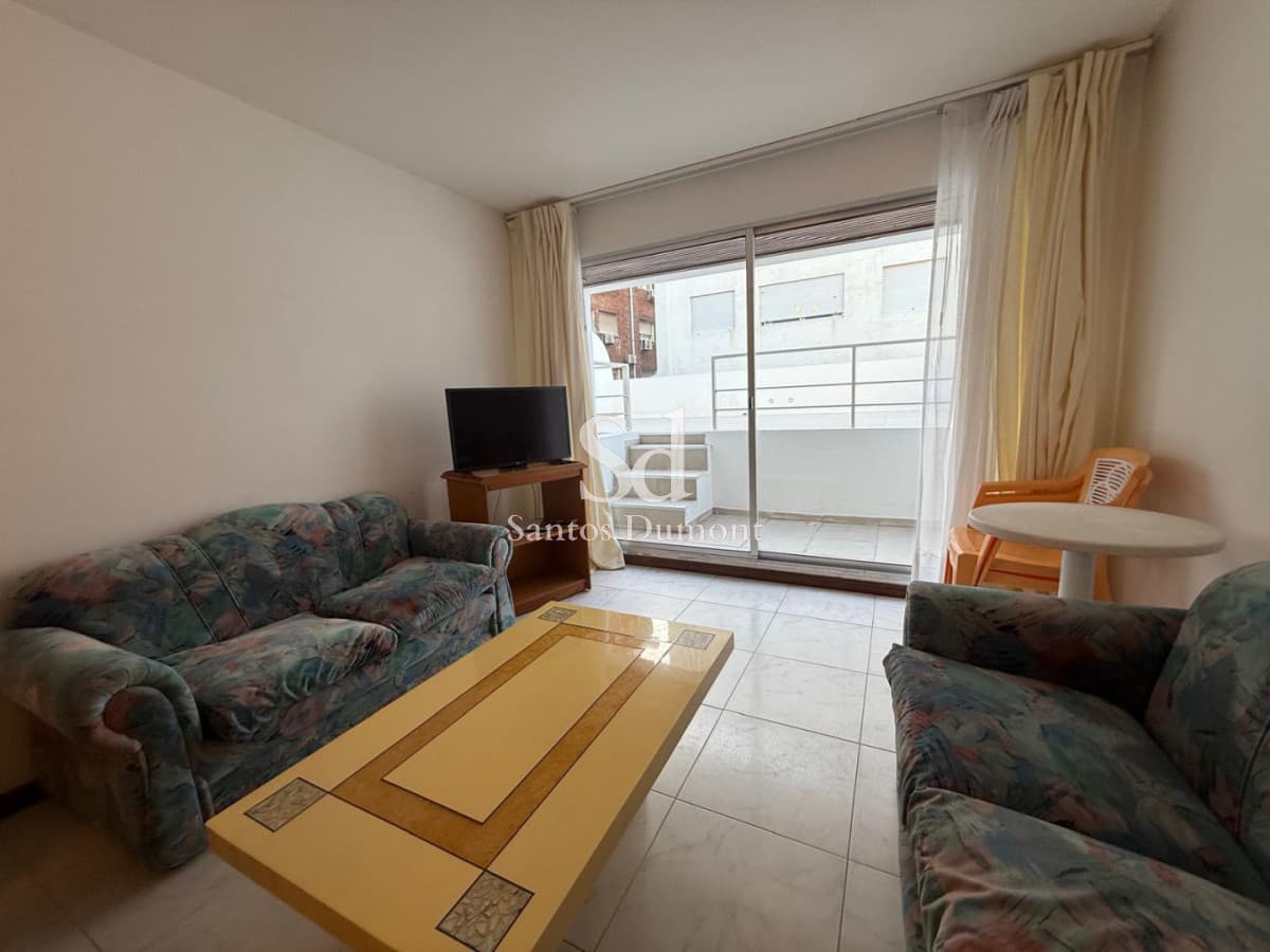 Apartamento en venta 1 dormitorio y medio, gran terraza