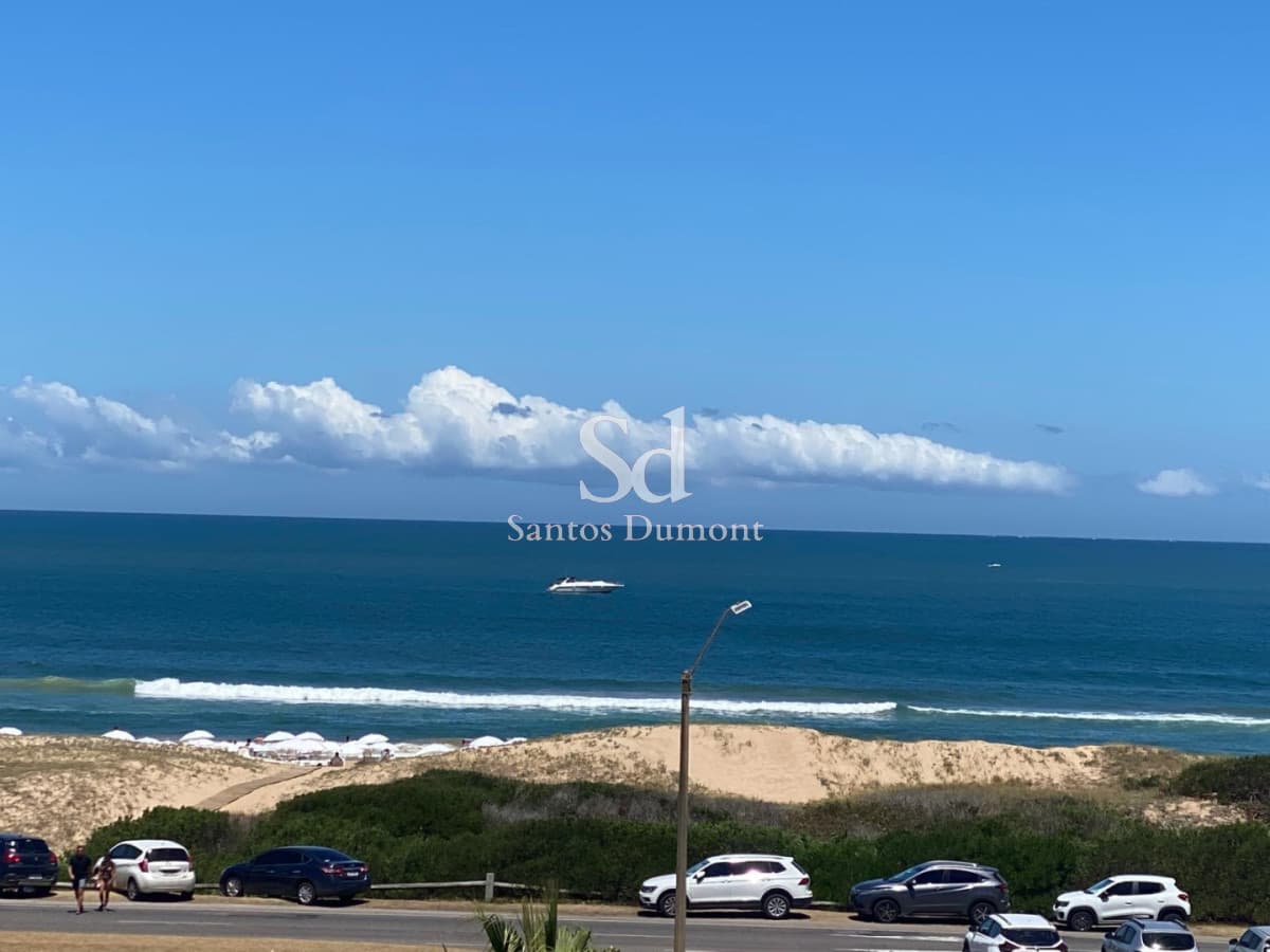 Apartamento en venta primera linea playa brava, 3 dormitorios