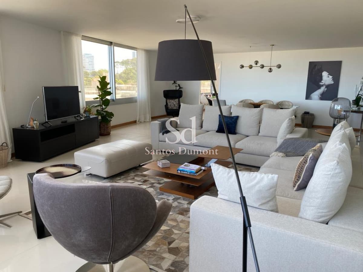 Apartamento en venta primera linea playa brava, 3 dormitorios