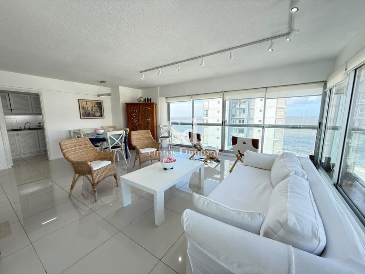 EN VENTA - 2 dormitorios con vista al Mar