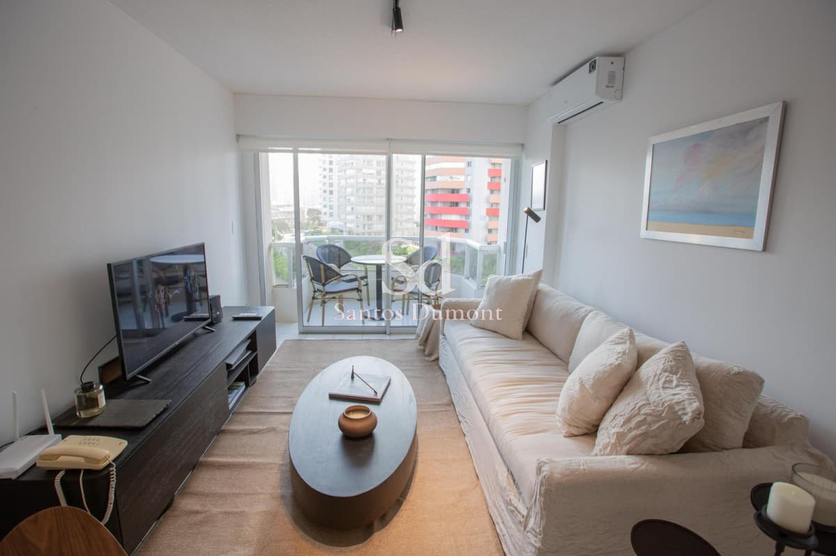 Apartamento en venta, 2 dormitorios y servicio en Playa Brava