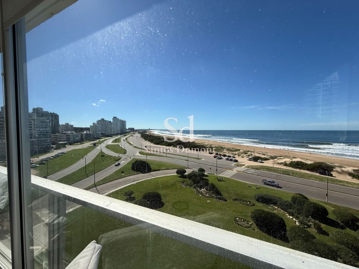 Apartamento Venta - 4 dormitorios - Punta del Este