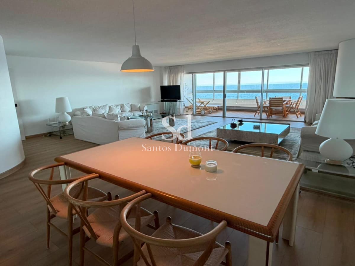 EN VENTA Apartamento 3 dormitorios Primera Fila, Vista el Mar