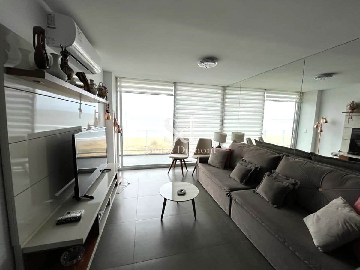 APARTAMENTO EN PRIMERA LINEA