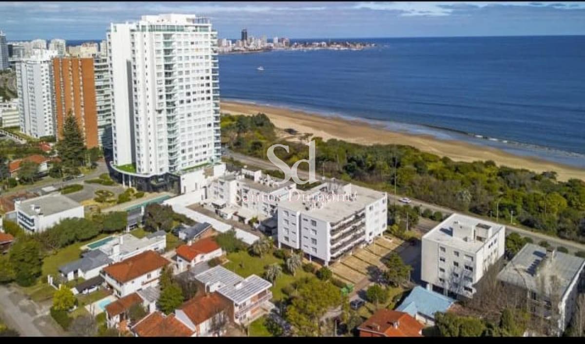 Venta de Casa- Playa Mansa Punta del Este- A pasos del mar