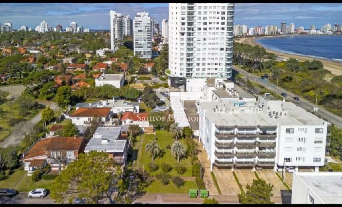 Venta de Casa- Playa Mansa Punta del Este- A pasos del mar