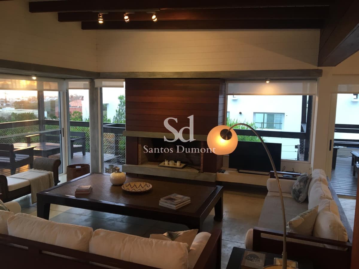 espectacular casa en venta - 6 dorms - El chorro