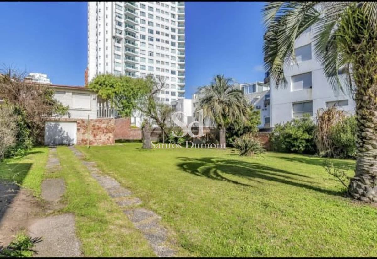 Venta de Casa- Playa Mansa Punta del Este- A pasos del mar