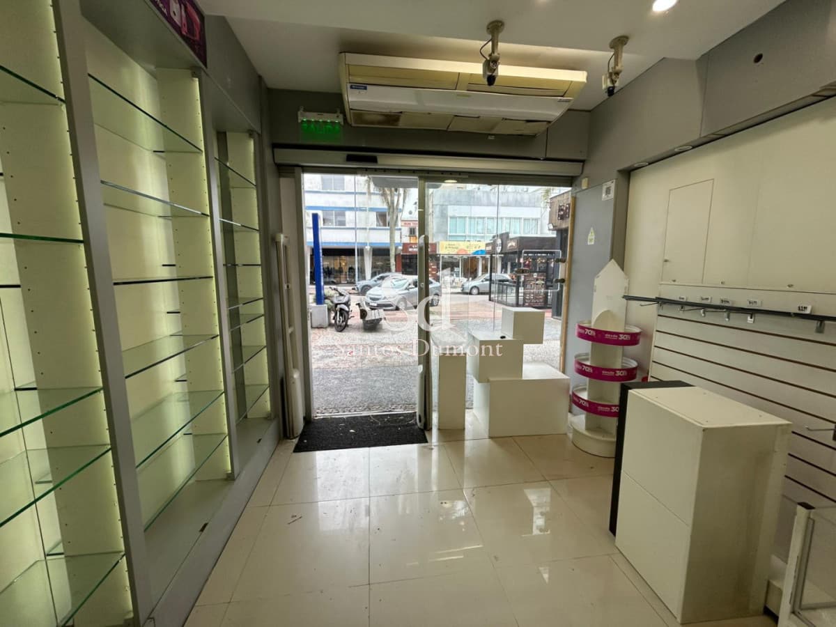 Local en venta sobre Av. Gorlero