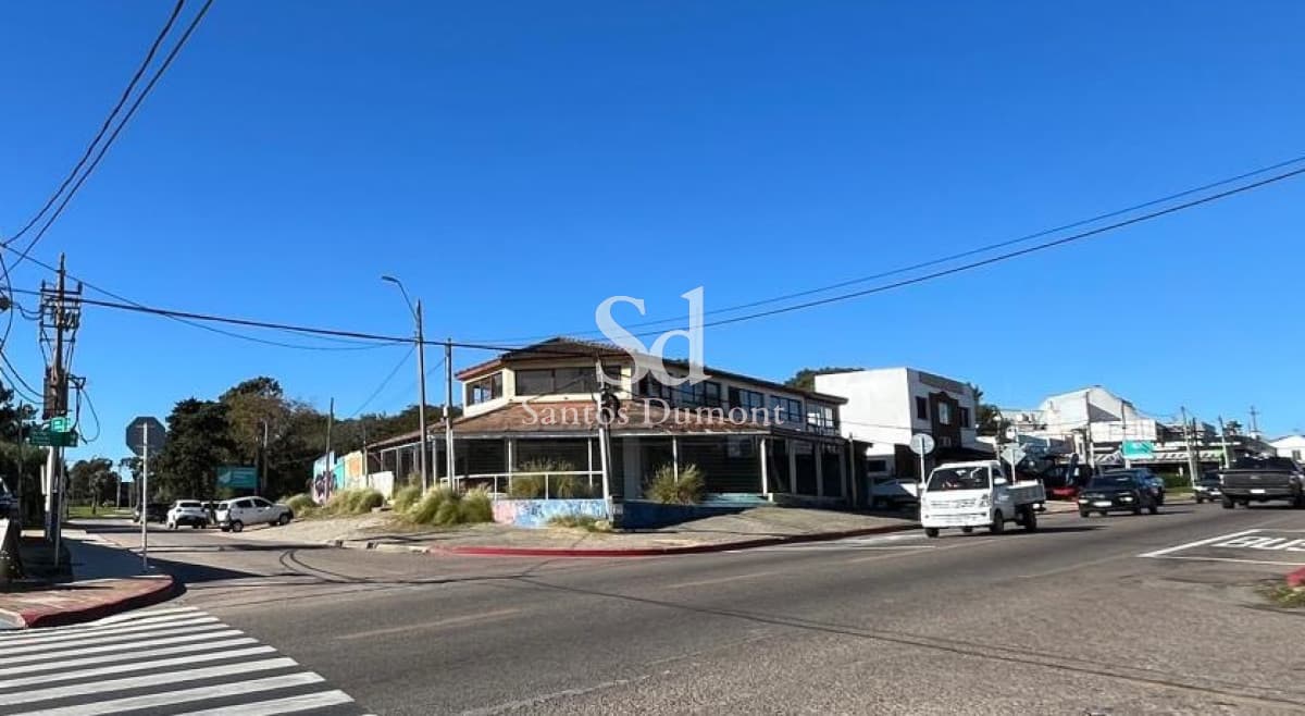LOCAL EN VENTA - EXCELENTE UBICACION