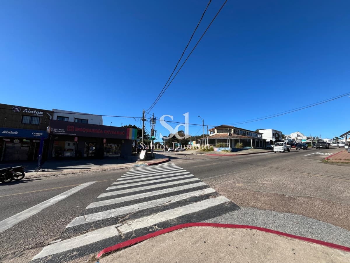 LOCAL EN VENTA - EXCELENTE UBICACION