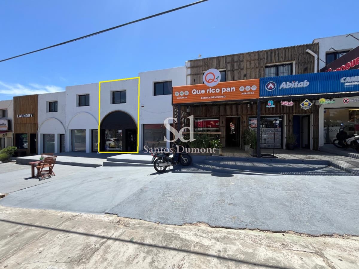 VENTA LOCAL EN LA BARRA  - EXCELENTE UBICACION SOBRE RUTA 10