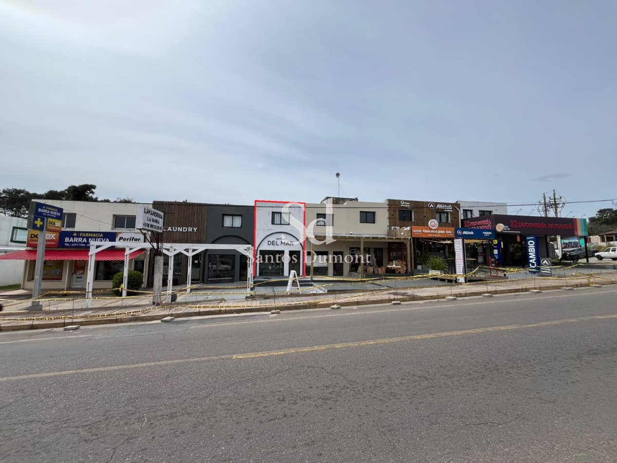 LA BARRA, LOCAL COMERCIAL SOBRE RUTA 10