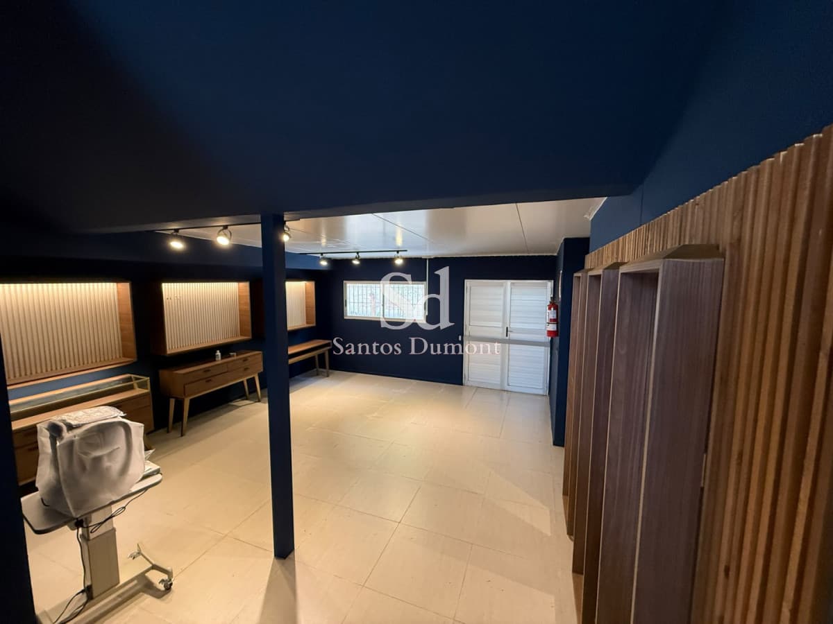 Local en venta en Av Italia, Punta del Este, con renta.