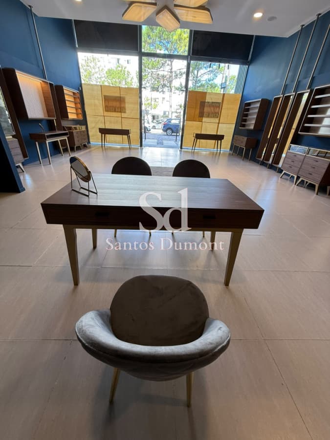 Local en venta en Av Italia, Punta del Este, con renta.