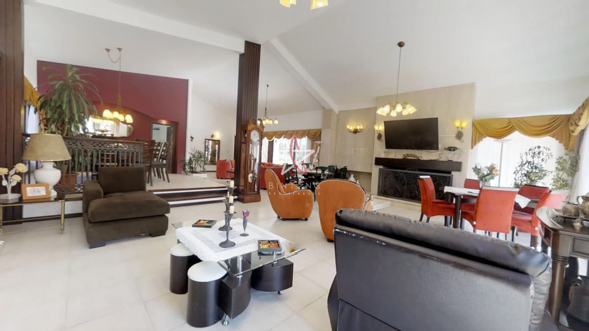 Impecable y Espectacular Casa en Zona Lugano cerca del Shopping - Bintang Propiedades