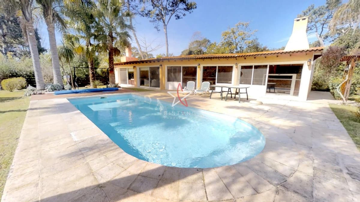 Impecable y Espectacular Casa en Zona Lugano cerca del Shopping - Bintang Propiedades
