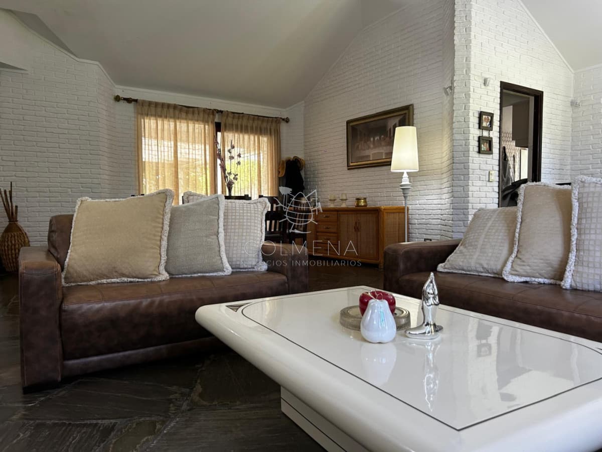 Hermosa casa en venta en Barrio Lugano Arbolada