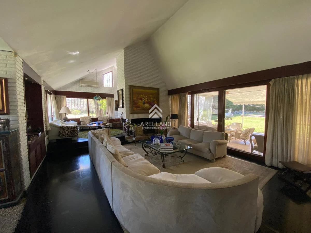 Casa ID.381 - VENTA CASA 5 DORMITORIOS en Playa Mansa