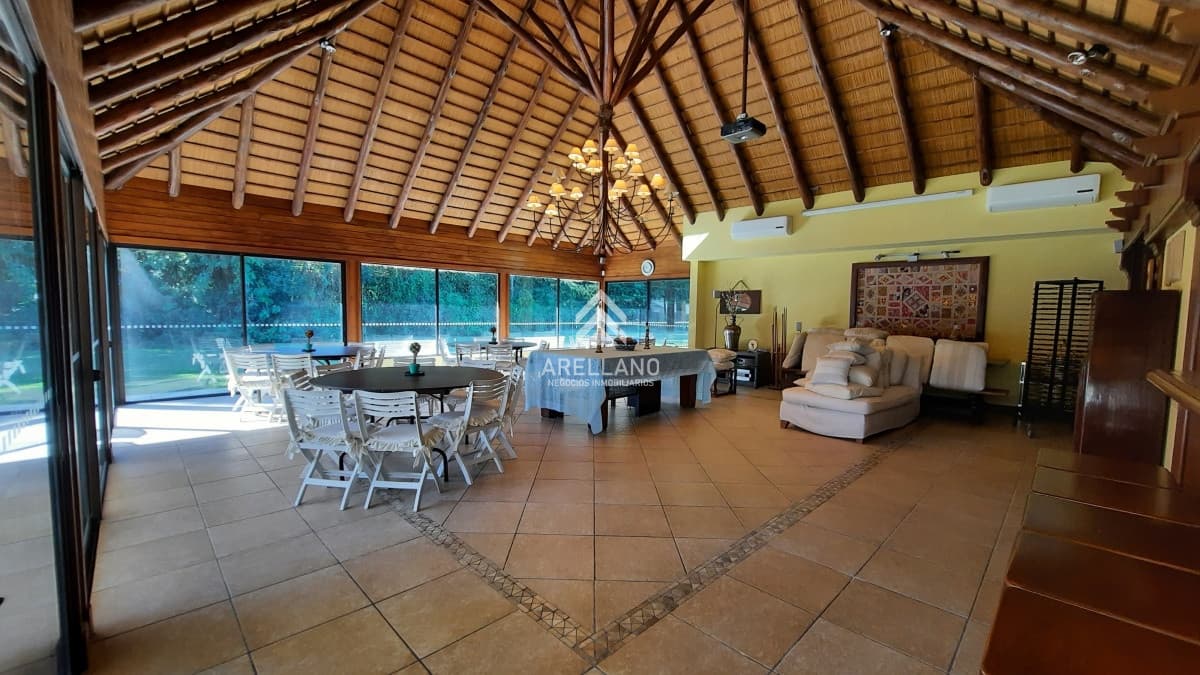 Casa ID.381 - VENTA CASA 5 DORMITORIOS en Playa Mansa