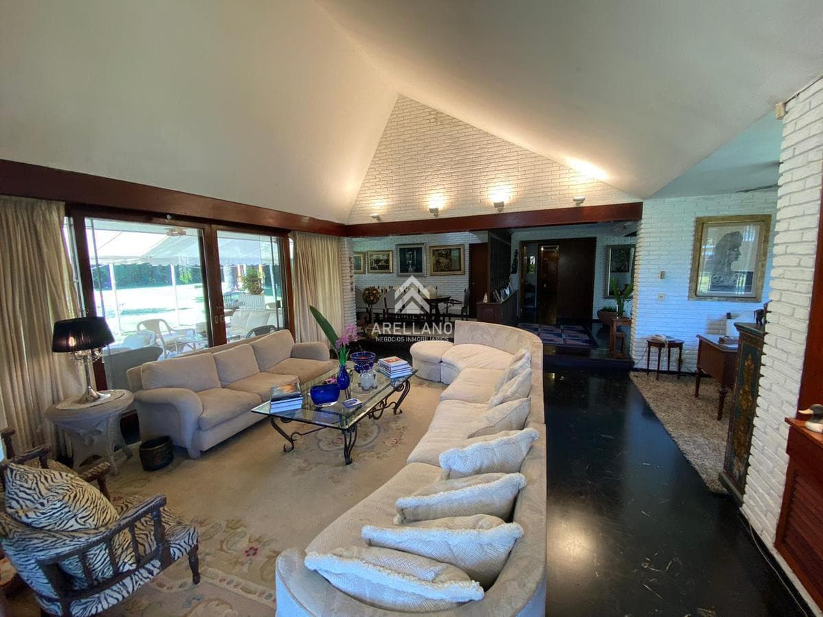 Casa ID.381 - VENTA CASA 5 DORMITORIOS en Playa Mansa