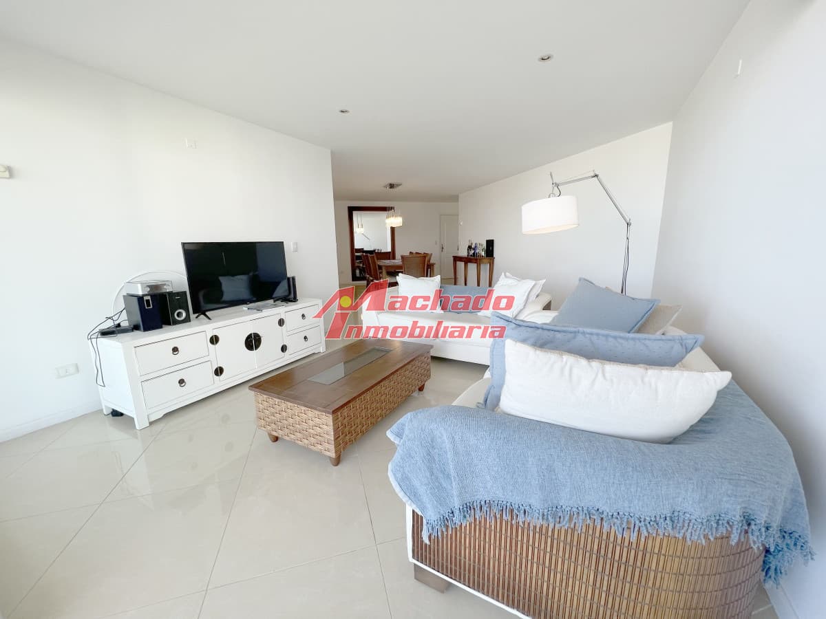 Apartamento con vista a la Playa Brava