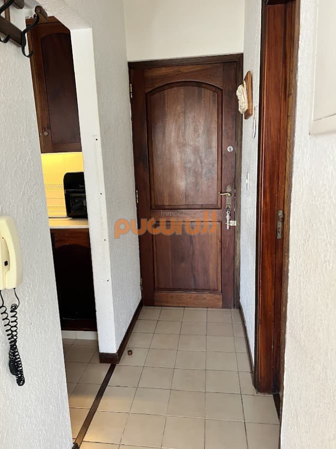 Apartamento 2 dormitorios Punta del Este con 3 cocheras