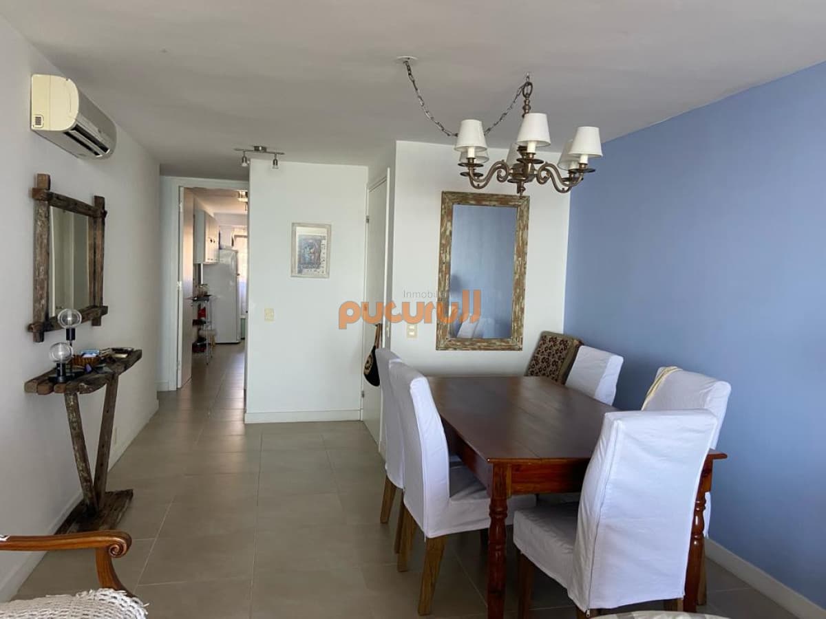 Venta y alquiler de apartamento de dos dormitorios con parrillero de uso exclusivo en Punta Ballena