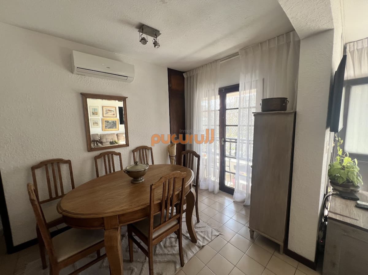 Apartamento 2 dormitorios Punta del Este con 3 cocheras
