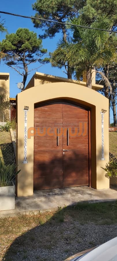 Casa El Rancho, Club del Lago